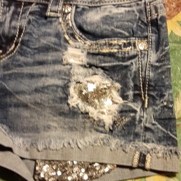 Miss Me Embellished silver shorts size 28 - Picture 6 of 10